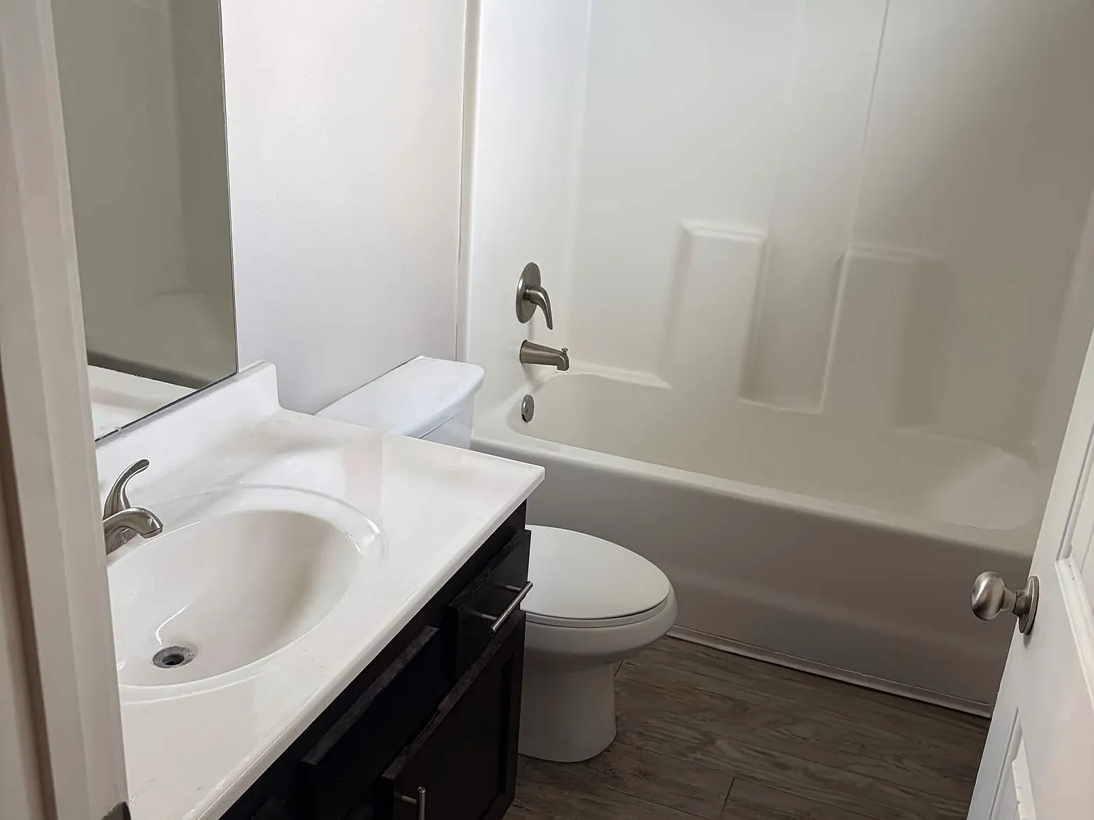 4 bed, 1800 sqft, $809 — Photo 3