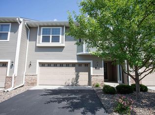 3175 Frontier Dr, Woodbury, MN 55129