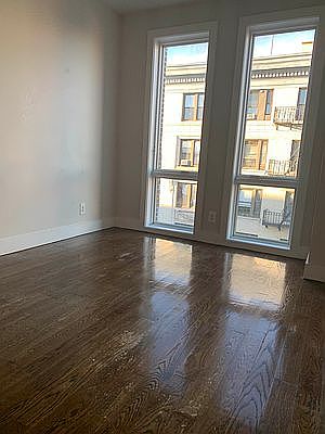 4th image of 83 Graham Ave #4B