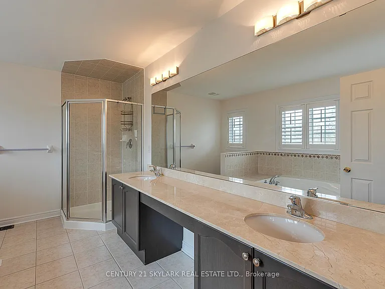 94 Bayhampton Dr #UPSTAIRS — Photo 24
