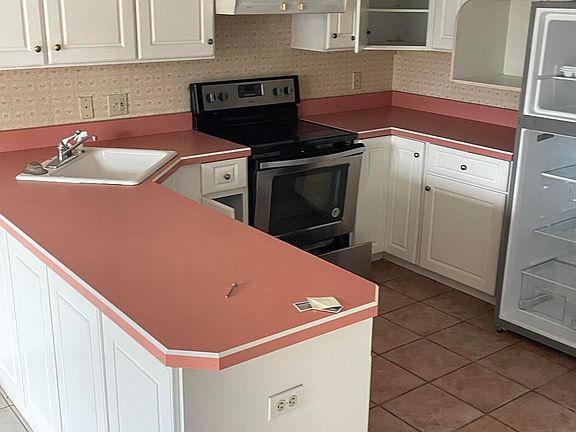 4th image of 92 Fremont Ave APT 103