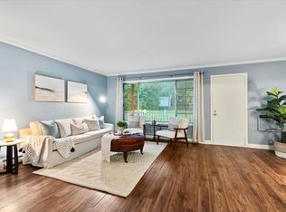 152 Heidel Rd APT 3, Mequon, WI 53092