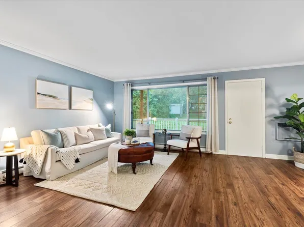 152 Heidel ROAD #3, Thiensville, WI 53092