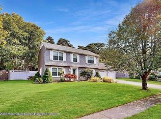 121 Oak Glen Rd, Toms River, NJ