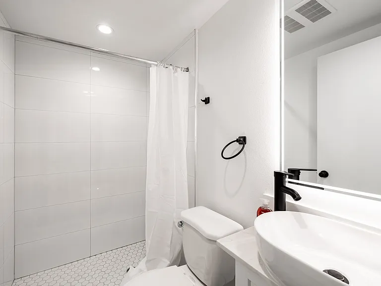416 N La Fayette Park Pl (Housing near Ktown) — Photo 17