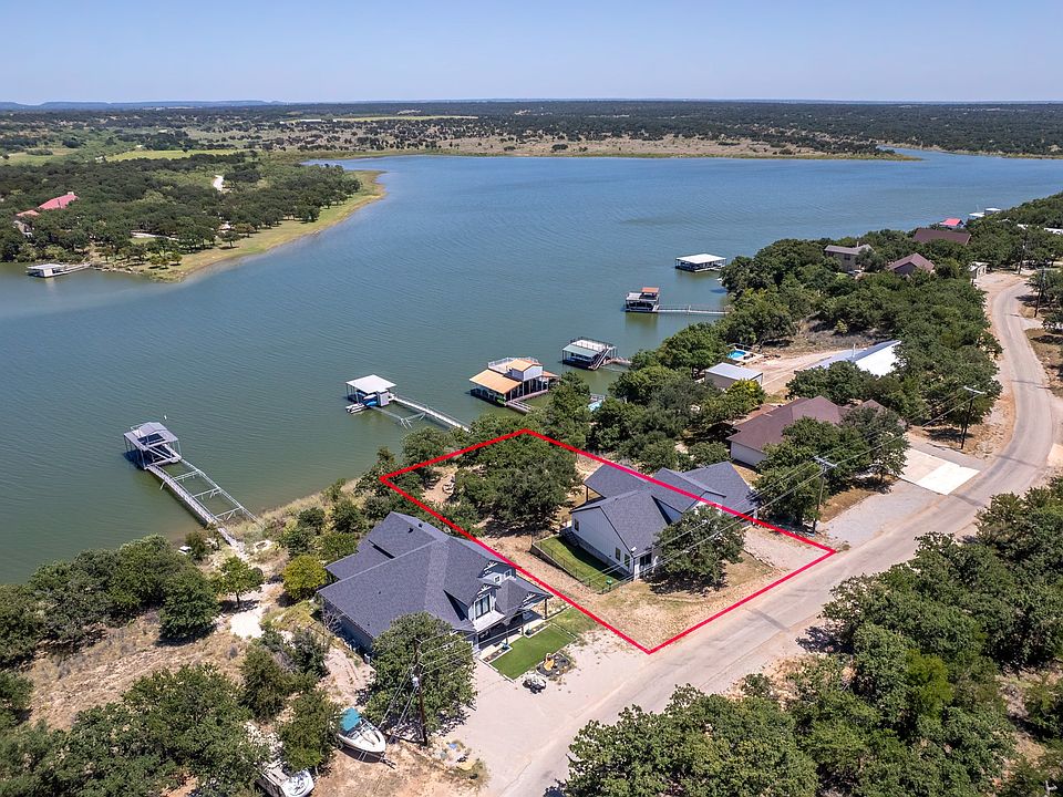 1st image of 660 Oak Point Dr