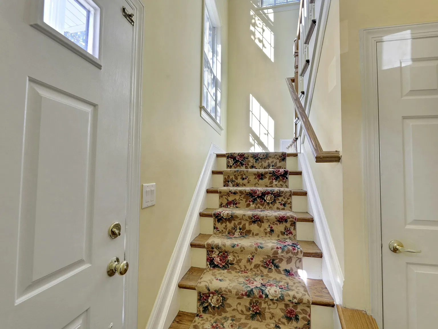 3 bed, 2272 sqft, $4,995 — Photo 4