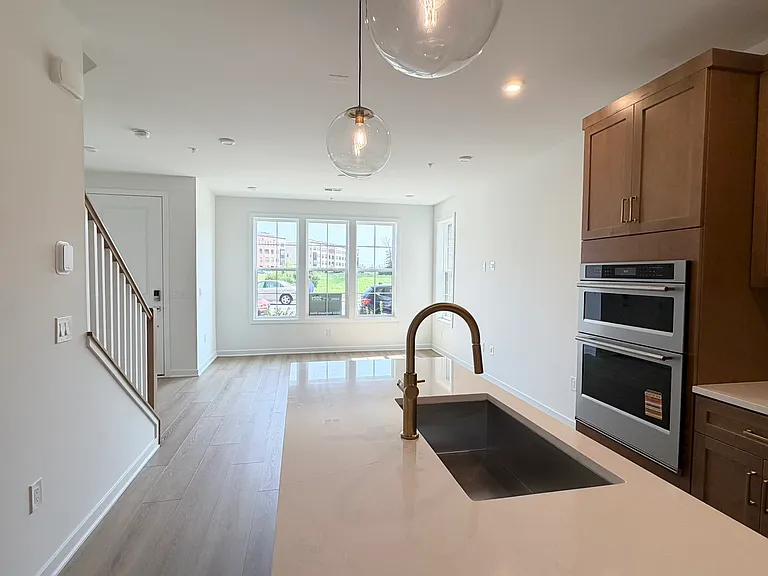 22133 Midmoore Dr — Photo 4