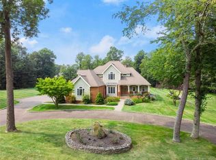 11 Middleton Rd, Newtown, CT 06470