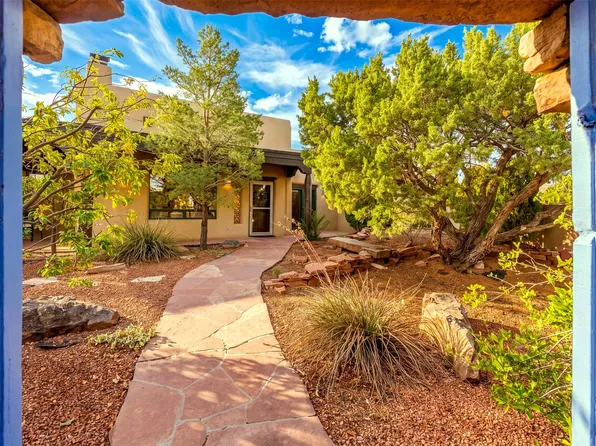 7 W Azulejo Ct, Santa Fe, NM 87508