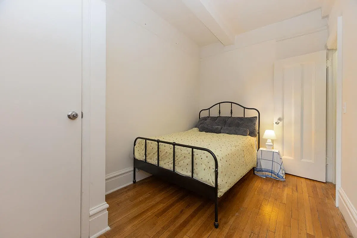 170 West 74th Street — Photo 4