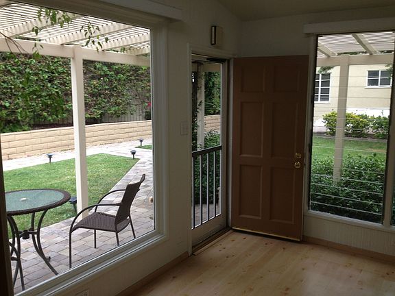 2nd image of 947 Micheltorena St