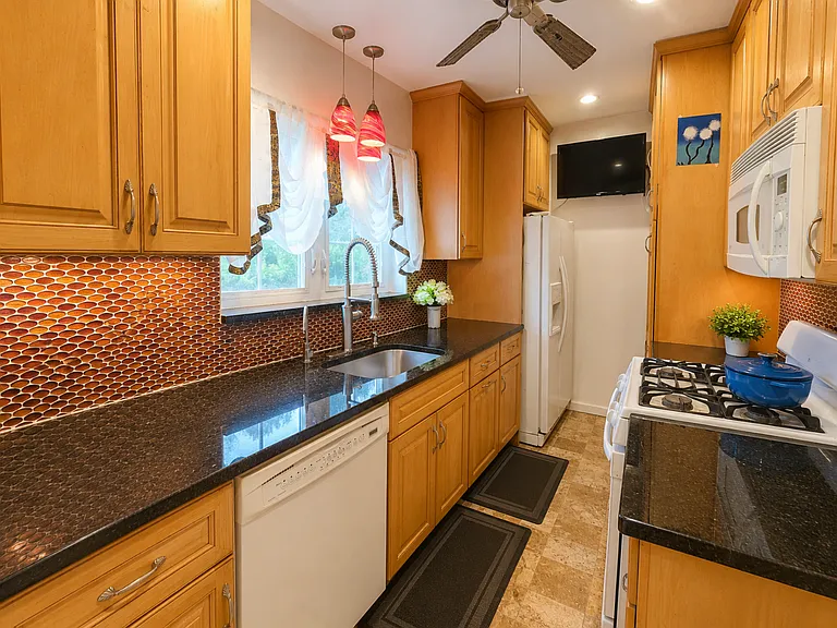 5308 Pooks Hill Rd — Photo 3