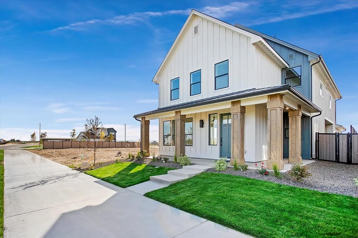 3 bed, 2.5 bath, 2497 sqft, $3,050 — Photo 3