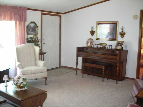 4th image of 2893 W Walnut Dr