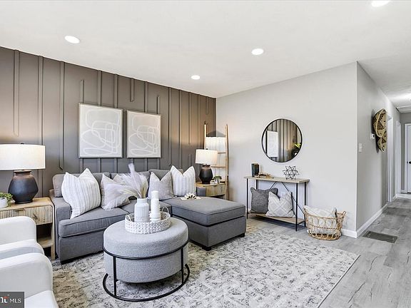 2nd image of 415 Orchard Ave