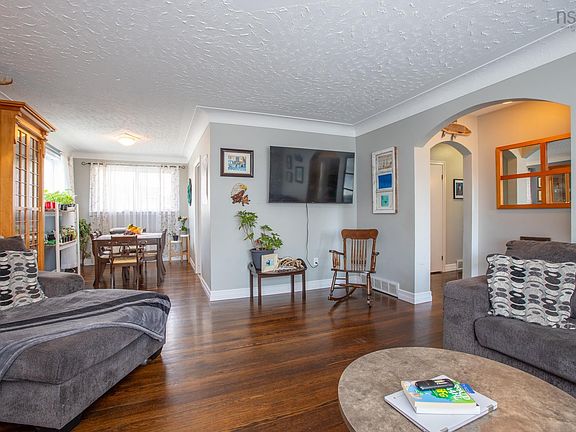 3rd image of 22 Ellenvale Ave