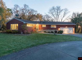 364 Carol Ct, North Mankato, MN 56003
