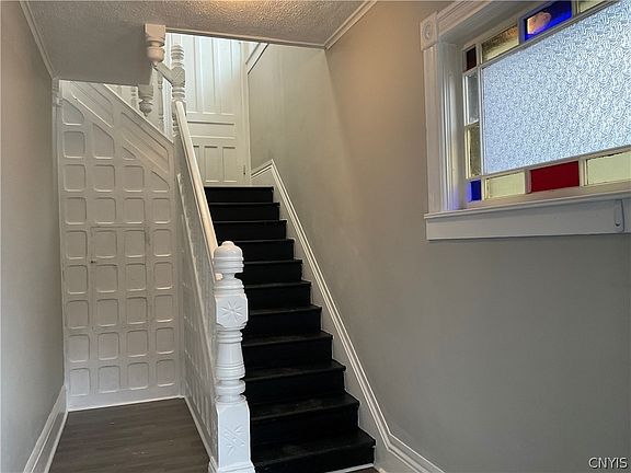 3rd image of 609 State St #2