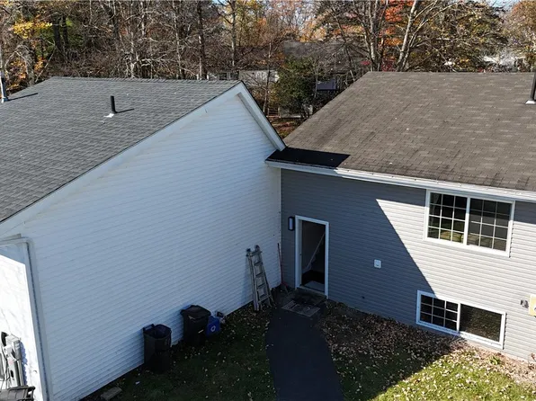 24 Laura Ln, Kiamesha Lake, NY 12751