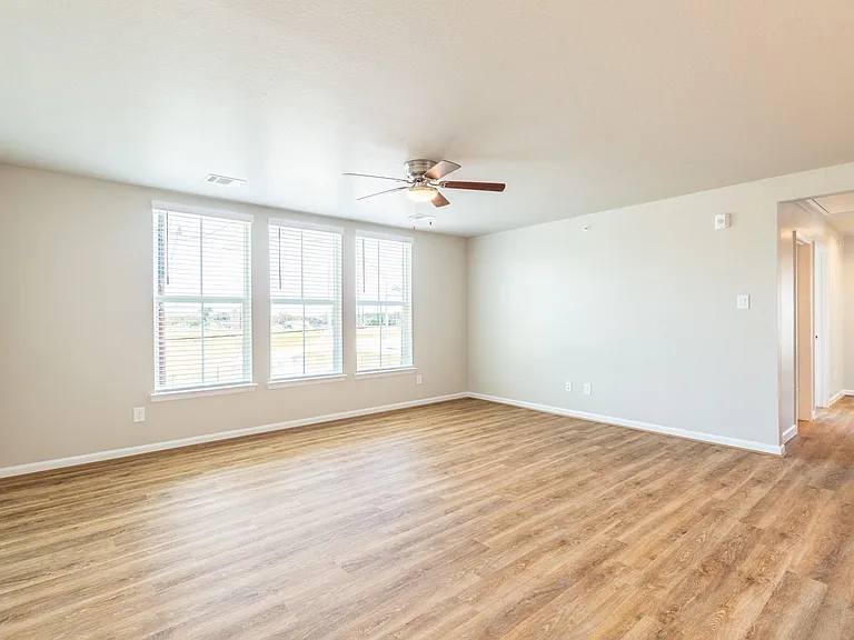 219 Park Place Cir #D — Photo 12