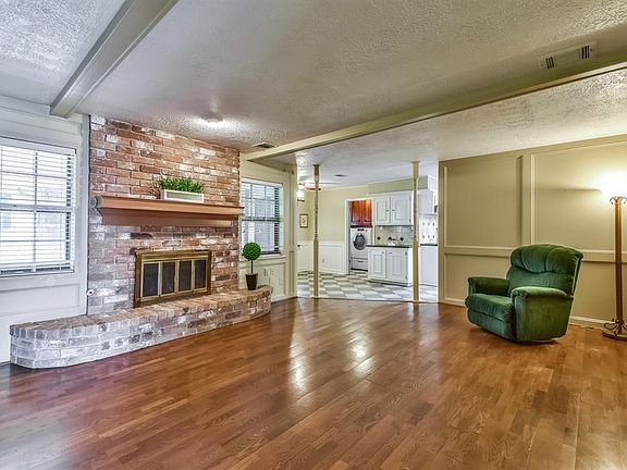 5th image of 19506 Hurst Wood Dr