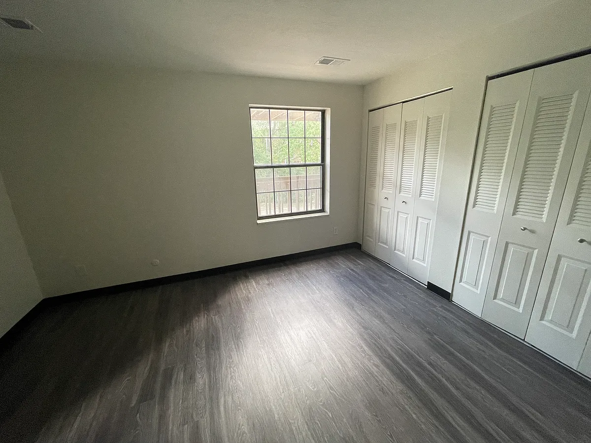 Building Photo - 2857 Shadow Creek Dr #A203
