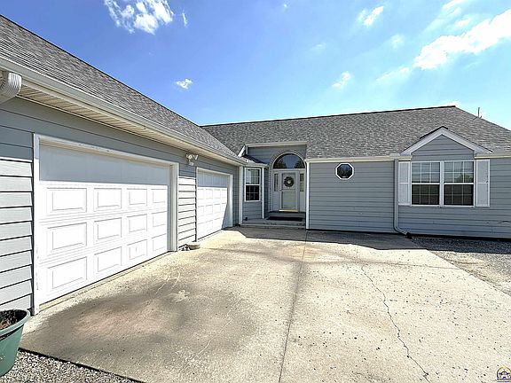 3rd image of 4535 SE 69th St