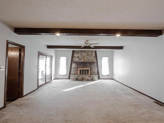 3rd image of 4537 Whirlaway Dr