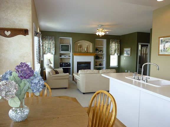 KitchenFamilyRoomJPG