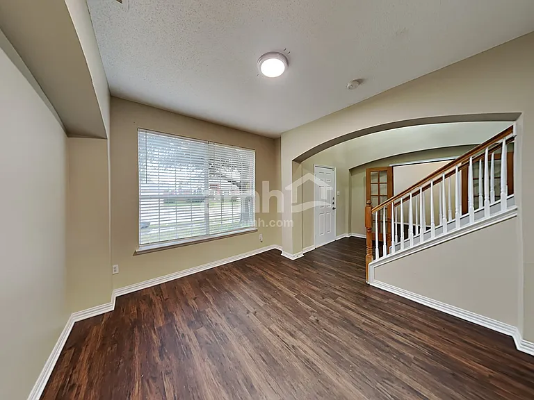 316 Stormydale Ln — Photo 6