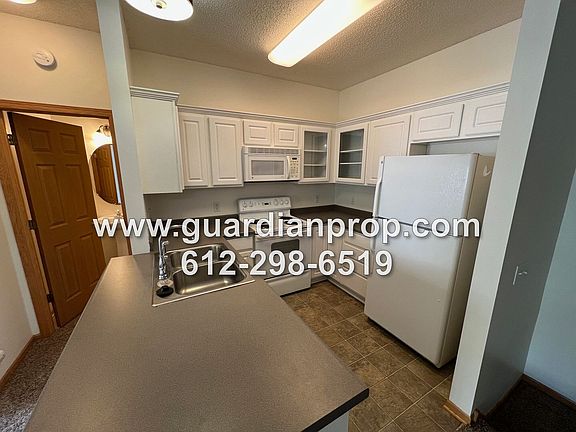 5th image of 6662 Pine Crest Trl S