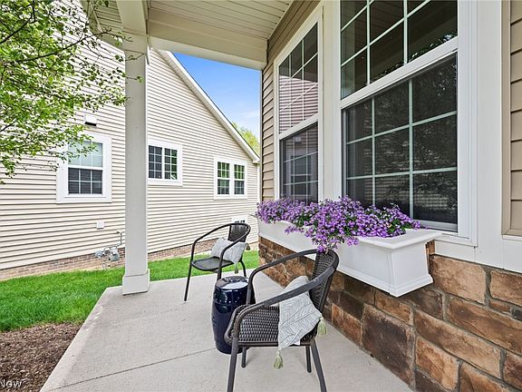 2nd image of 564 Dover Dr