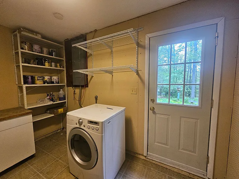 491 Westgate Dr — Photo 22