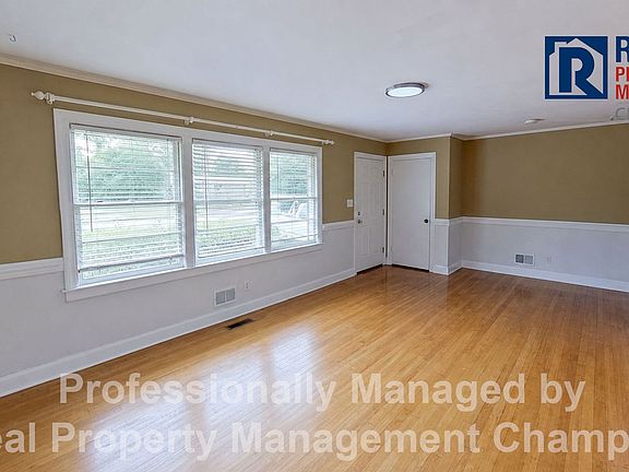 3rd image of 214 Huntington Rd