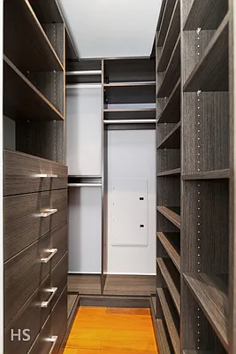 Sold by R New York | media 5
