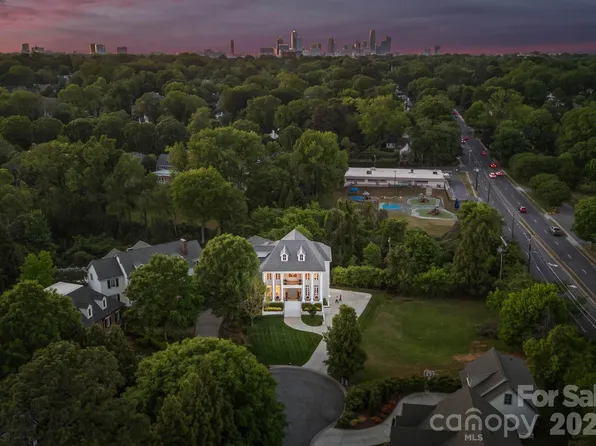 1120 Chollywood Dr, Charlotte, NC 28211
