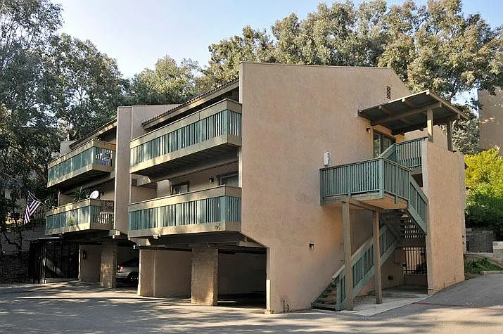 726 E Workman St — Photo 3