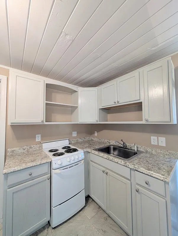 1 bed, 1.0 bath, 476 sqft, $1,095 — Photo 3
