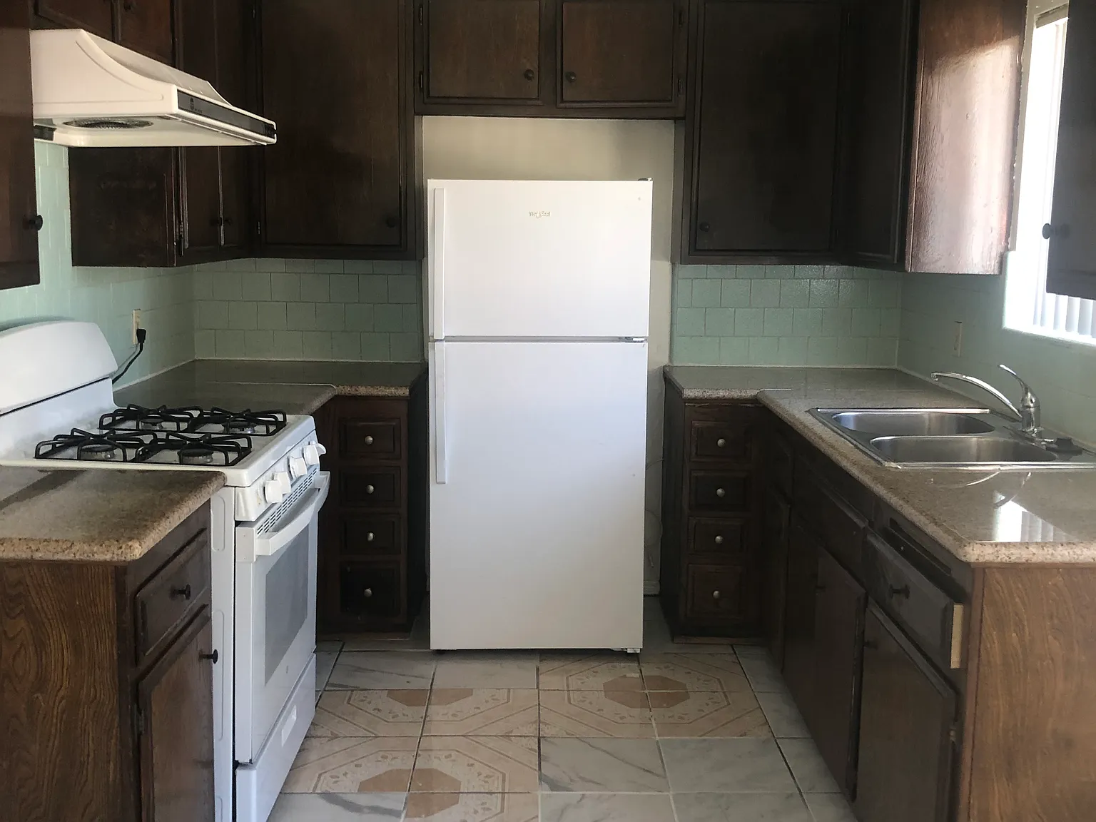 2218 N Lincoln Park Ave — Photo 4