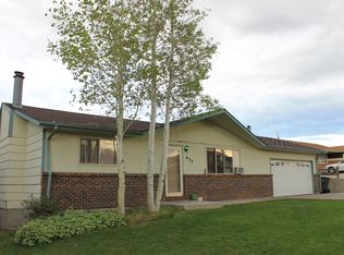 623 Phoenix Dr, Cheyenne, WY 82001