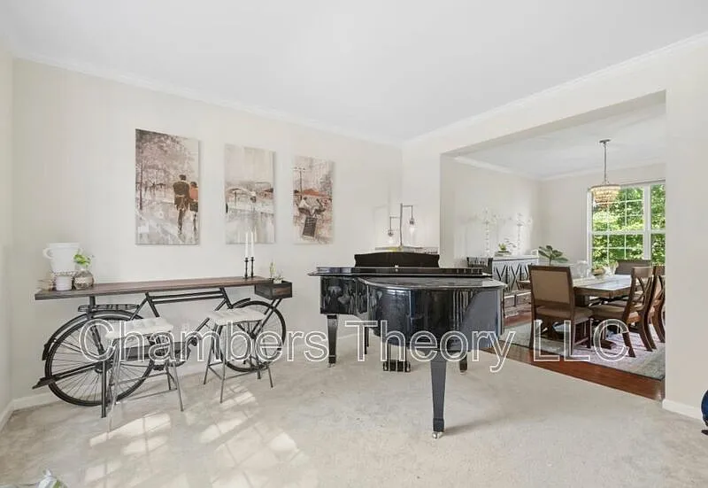 5 bed, 3.5 bath, 3408 sqft, $3,800 — Photo 2