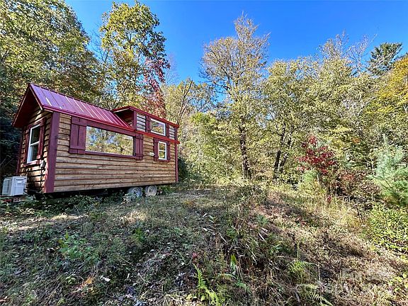5th image of 273 Lyman Ln