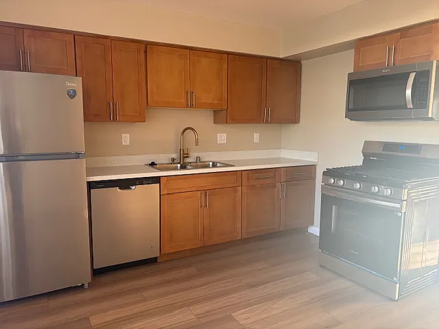 18 S Lake Dr — Photo 1