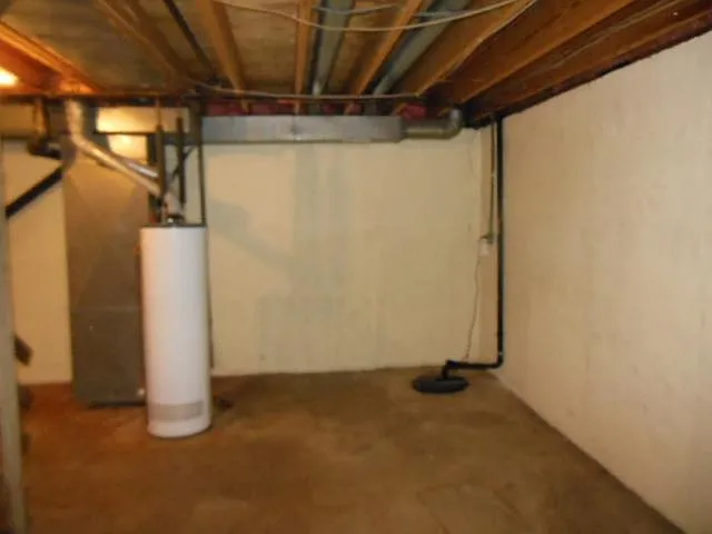 718 SE London Way — Photo 18