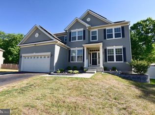 1001 Weston Dr, Williamstown, NJ 08094
