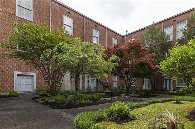 Common area - courtyard