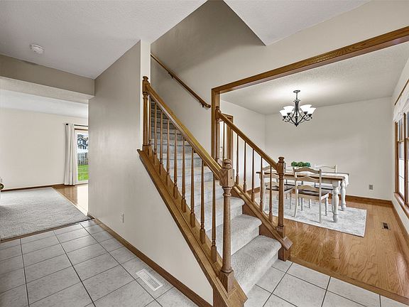 3rd image of 6907 Rockingham Dr SW