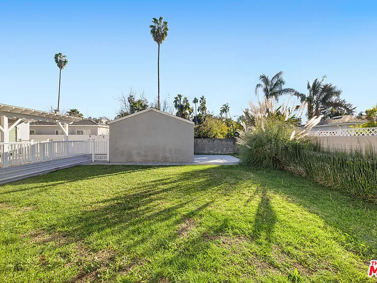 5439 Carpenter Ave — Photo 30