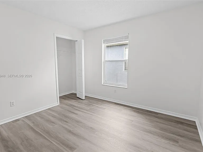434 Castlemain Cir — Photo 30